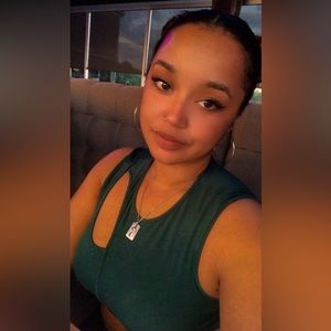 Meet your Posher, Lauren